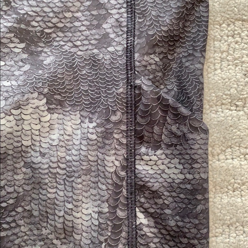 Lululemon Scale Patterned Printed Tights - image 4
